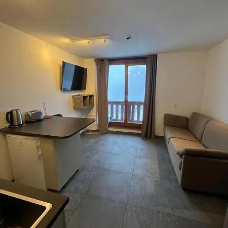 4-guest In Heart Of
